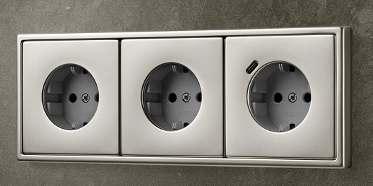 SCHUKO® Steckdosen mit USB bei AEM Elektrotechnik GmbH in Mainz am Rhein